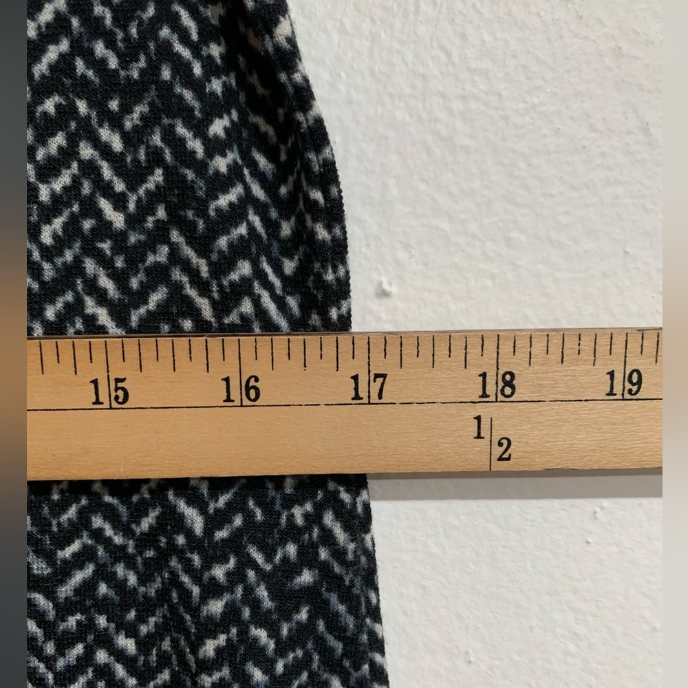 Black White Pattern Cowl Neck Lightweight Dress W/ Fringe Detail Size M Stretch - Picture 4 of 6